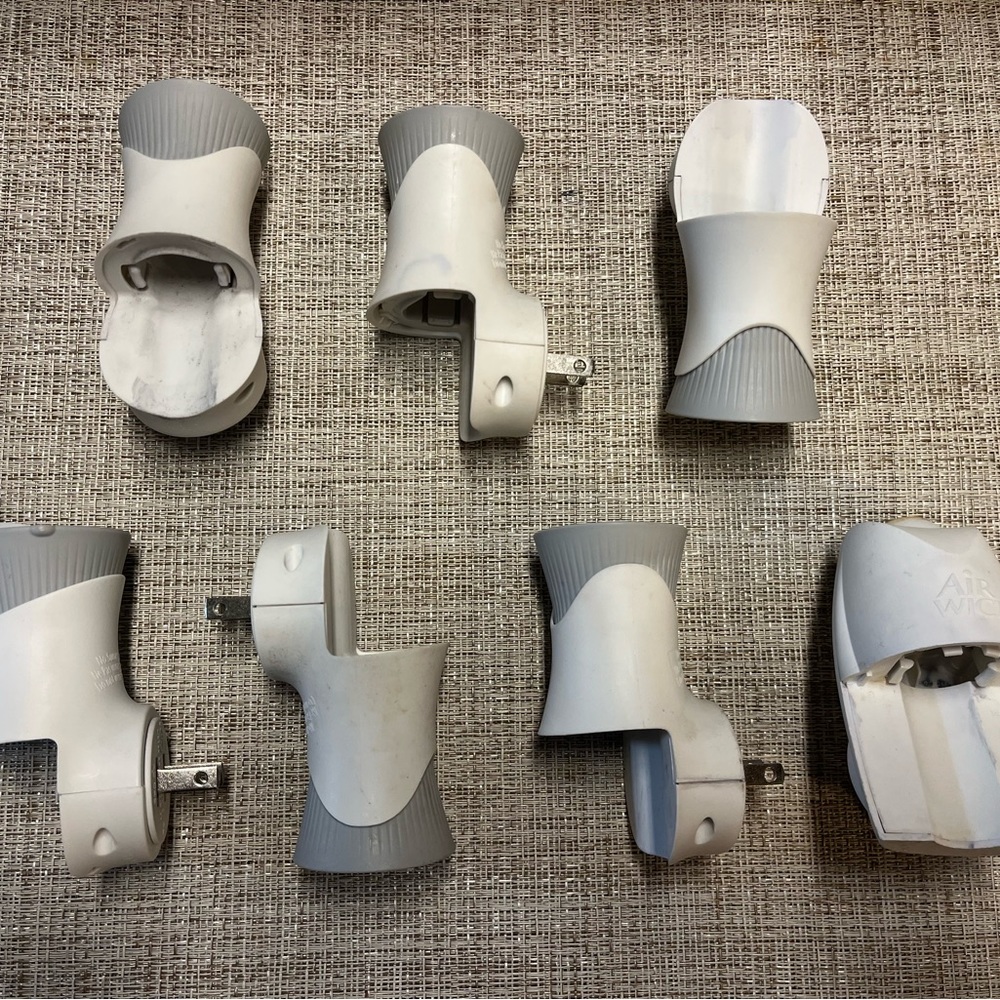 (7) Air wick plug ins / Wall outlets